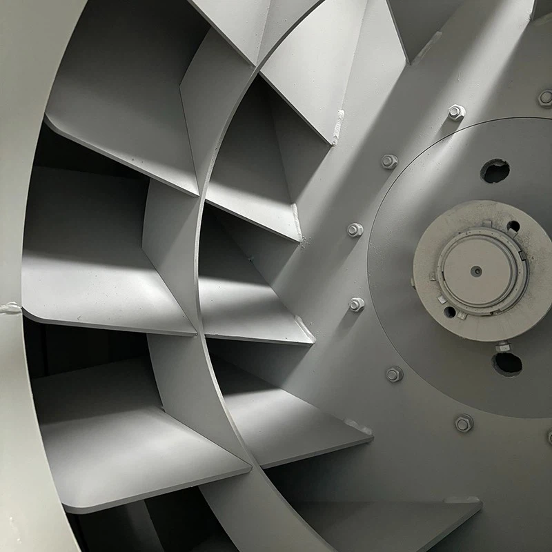 Backward curved mpeller with stiffener